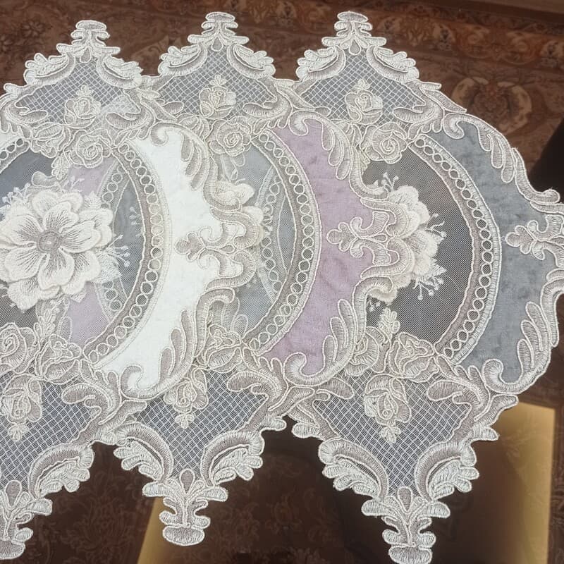 رومیزی عسلی مخمل دانتل تک در سه رنگ مختلف گل برجسته