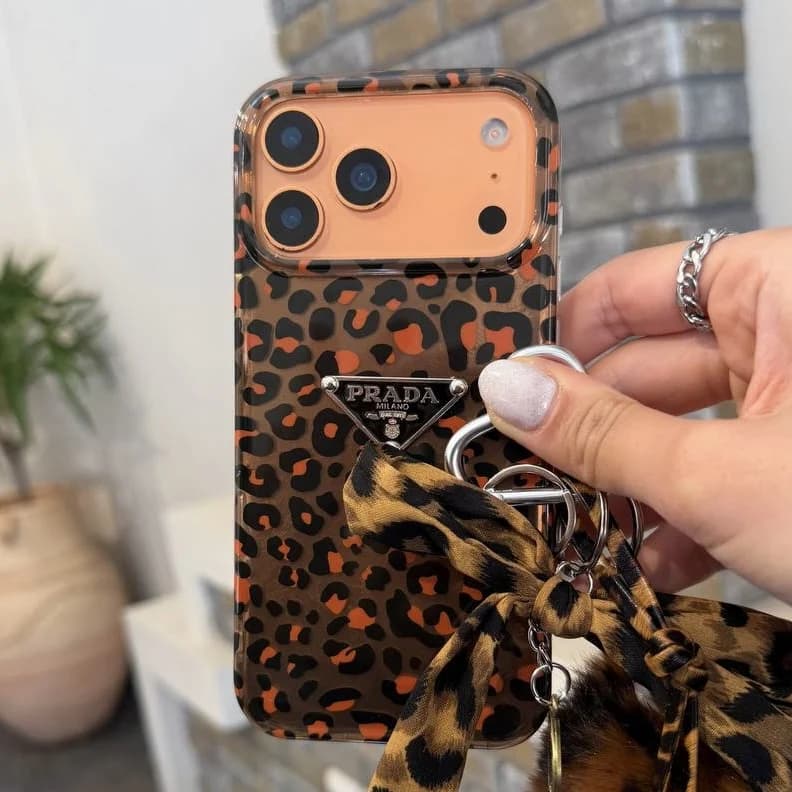 قاب پلنگی برند Prada (آیفون)