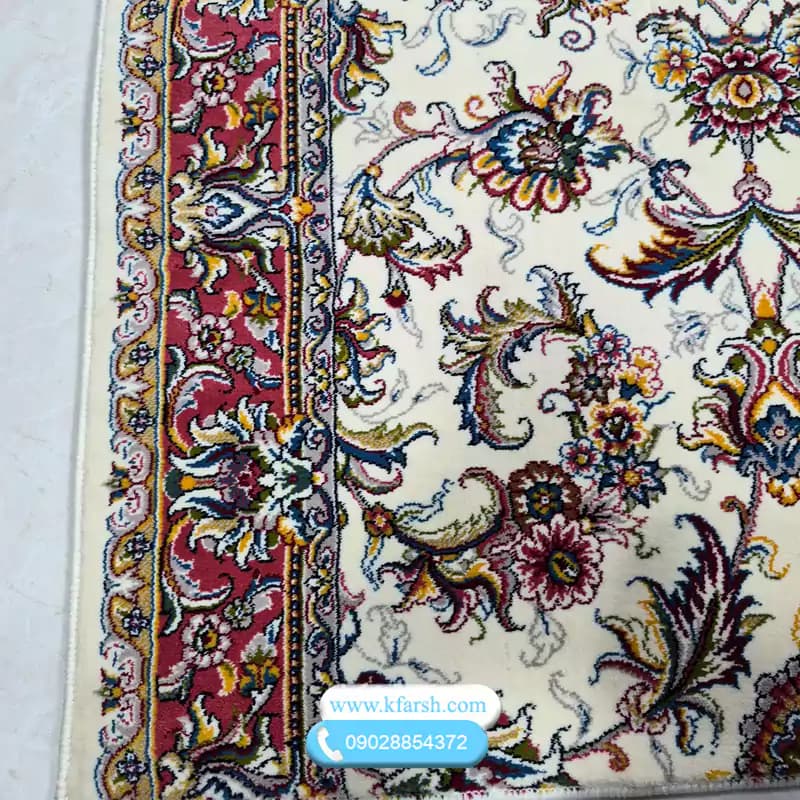 فرش کناره ۷۰۰ شانه طرح افشان کرم حاشیه گلبهی — تصویر ۴