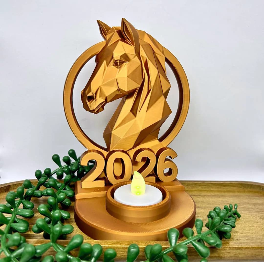شمعدان مدل اسب آتشین طرح کریسمس 2026 مناسب برای شمع ال ای دی — تصویر ۲