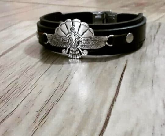 دستبند مردانه چرم و نقره طرح فروهر کد 101677