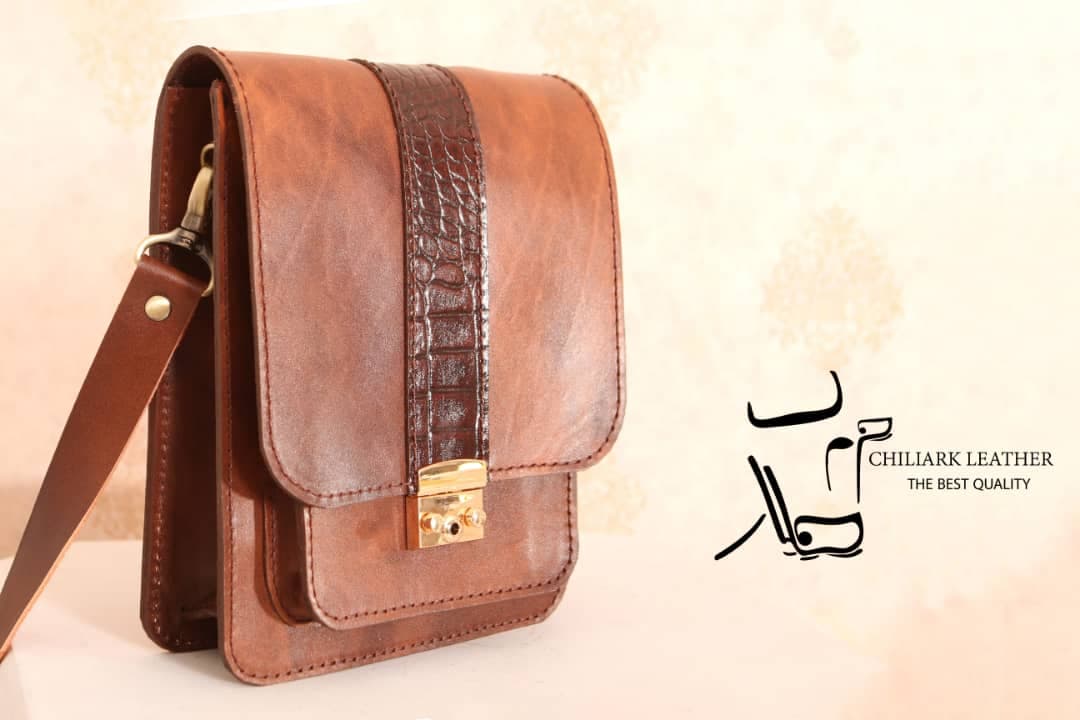 کیف دوشی زنانه چرم گاوی کد 101667