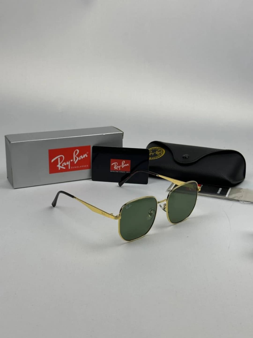 عینک ریبن طلاییRayban rb-3713