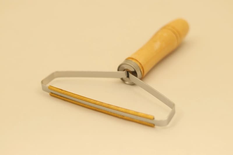 پرزگیر دسته چوبی مخصوص سگ و گربه