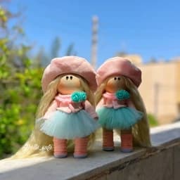 عروسک روسی مدل کلاه فرانسوی ترکیب رنگ سبزابی و قورتی پاستیلی ( پس کرایه ) — تصویر ۴
