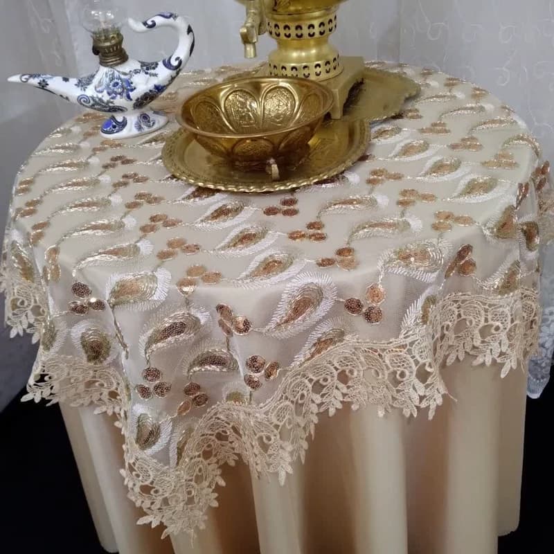 رومیزی خاطره سیم دوزی با حاشیه گیپور جدید مربع سایز 85*85
