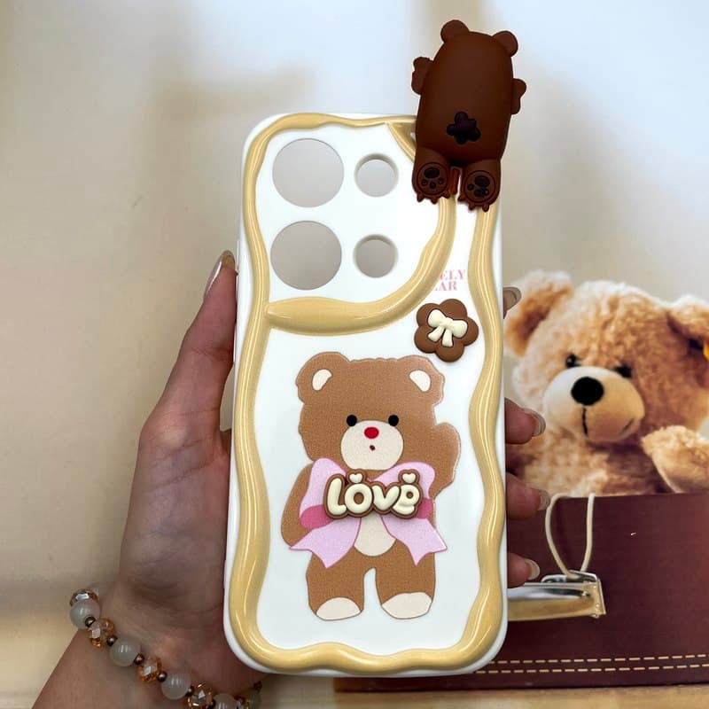 قاب گوشی Redmi Note 14S / Redmi Note 13 Pro 4G / Poco M6 Pro 4G شیائومی Toy Friend عروسکی برجسته ضد ضربه محافظ لنز دار طرح خرس کد 518059