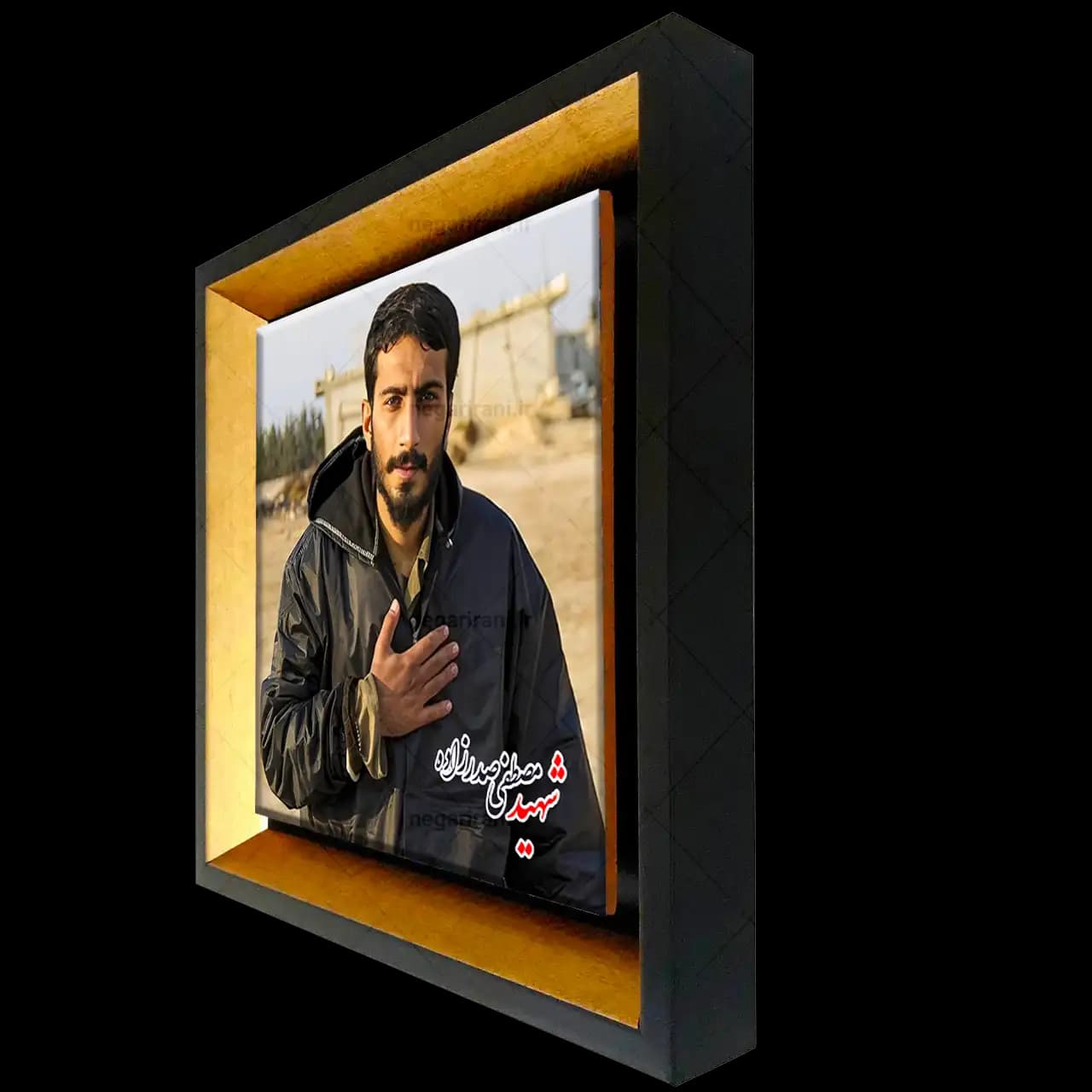 تابلو کاشی شهید مصطفی صدرزاده مدل 2Z 85 — تصویر ۲