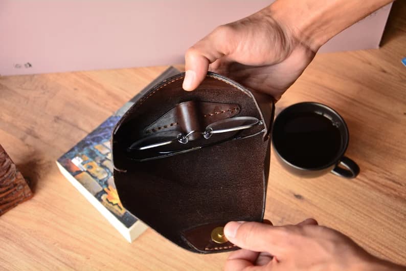 کیف عینک چرم طبیعی مدل Glass Bag 26 | سیلوا چرم — تصویر ۳