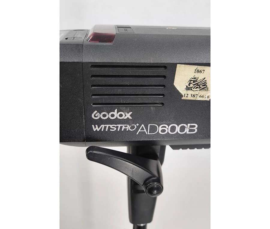 فلاش استودیویی Godox Witstro+ AD600B دست دوم — تصویر ۵