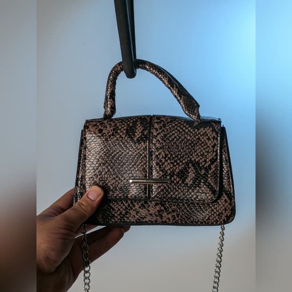 کیف دوشی زنانه ال سی وایکیکی مدل lw 409 — تصویر ۲