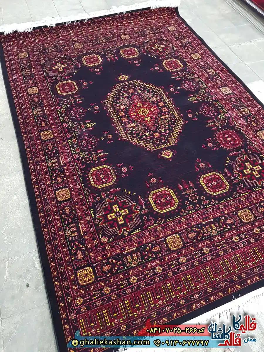 فرش سنتی 700 شانه طرح آرمان رنگ سرمه ای کاشان — تصویر ۲