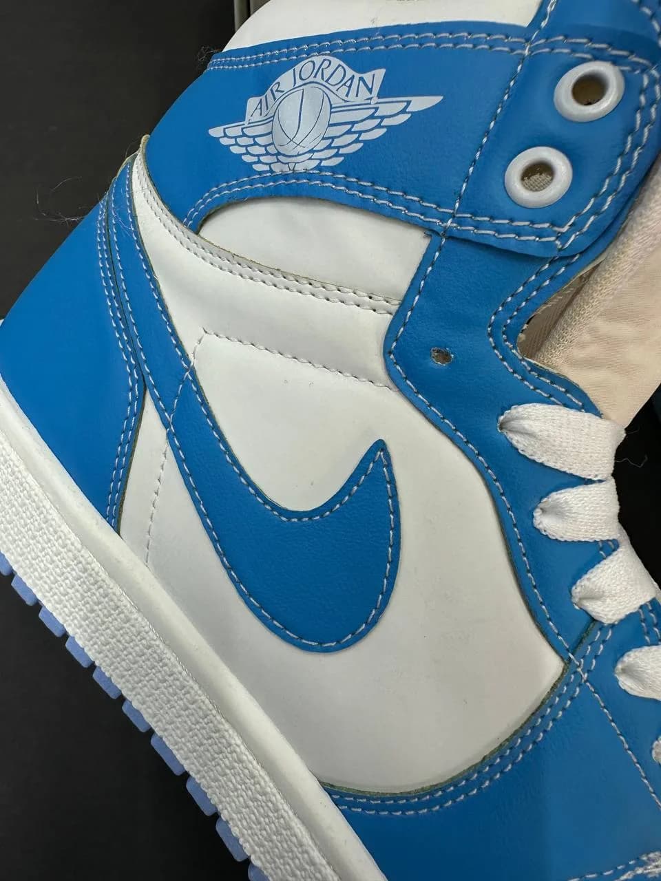 کتونی ایر جردن ۱ ساق‌دار مردانه سفید آبی | Jordan 1 High UNC — تصویر ۲