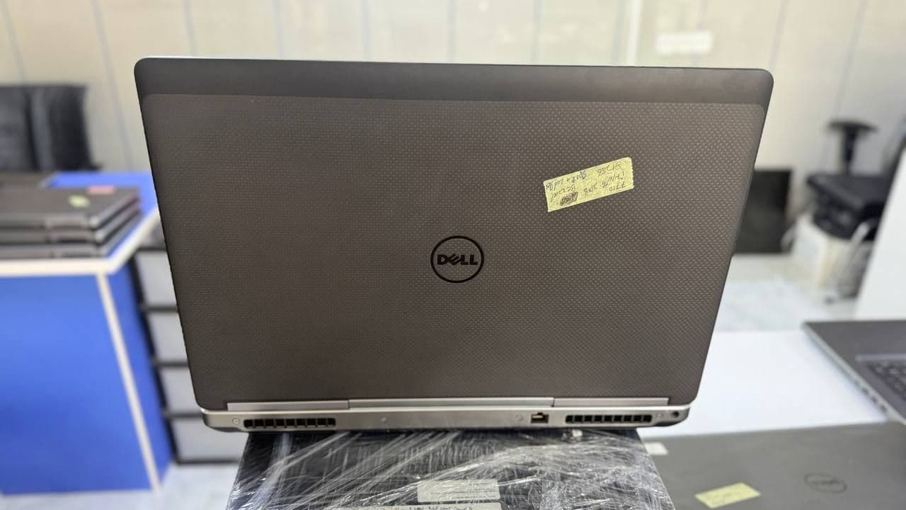 لپ تاپ دل i7-6HQ Dell 7720 شش ماه گارانتی — تصویر ۲