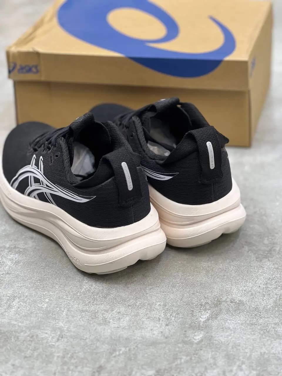 کفش اسیکس نیمباس 28 سفید مشکی|ASICS Nimbus 28 — تصویر ۵