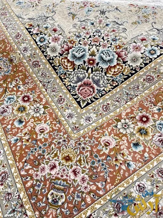 فرش ترنج دار کرم گلبهی 1500 شانه طرح اوان — تصویر ۸