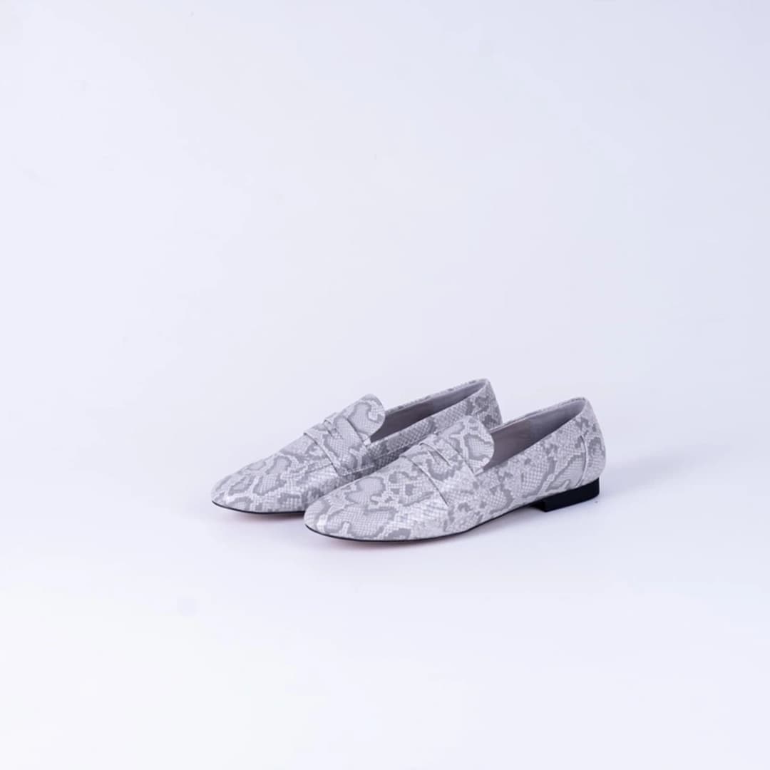 کفش کلاسیک زنانه رزمری مدل sh6049 — تصویر ۴