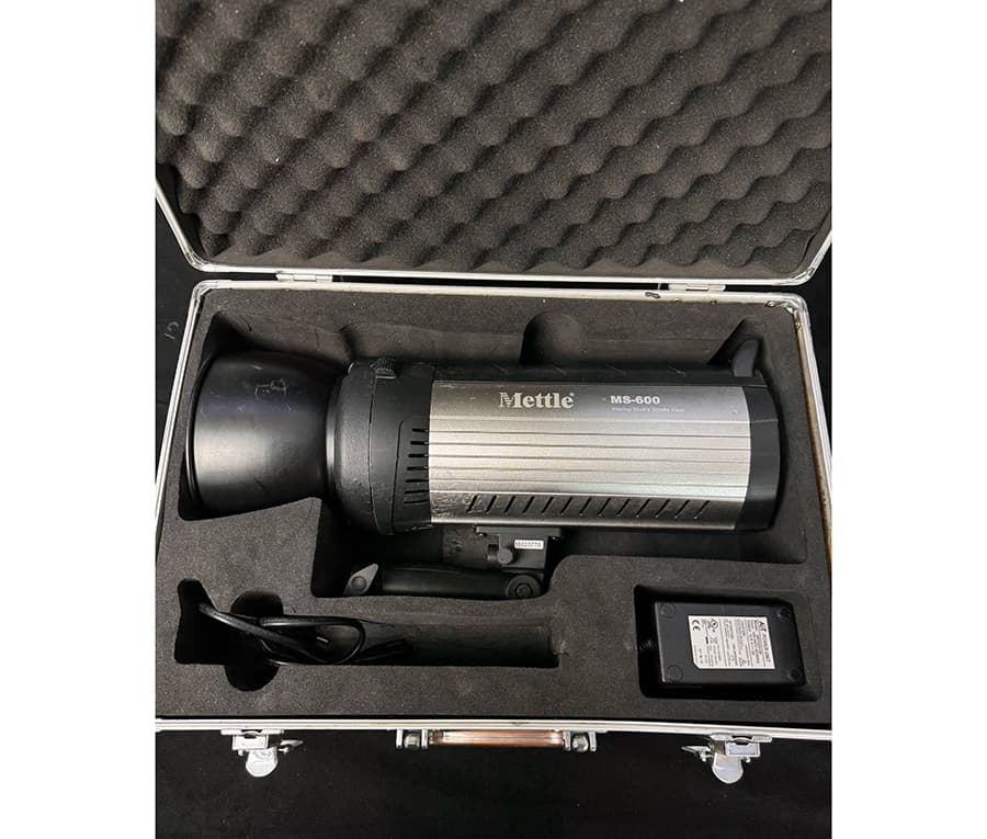 فلاش Mettle 600 دست دوم — تصویر ۵