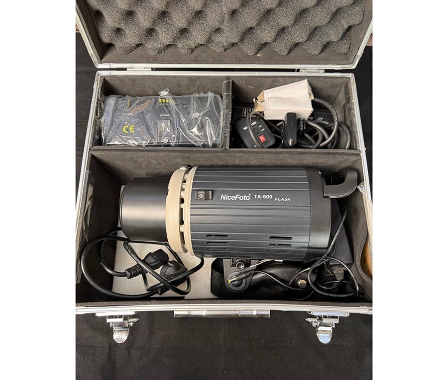 فلاش شارژی NICE TA-600 دست دوم — تصویر ۵