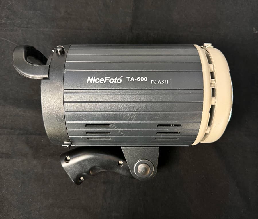 فلاش شارژی NICE TA-600 دست دوم — تصویر ۲