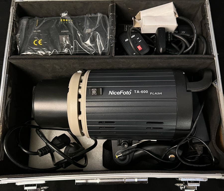 فلاش شارژی NICE TA-600 دست دوم — تصویر ۶