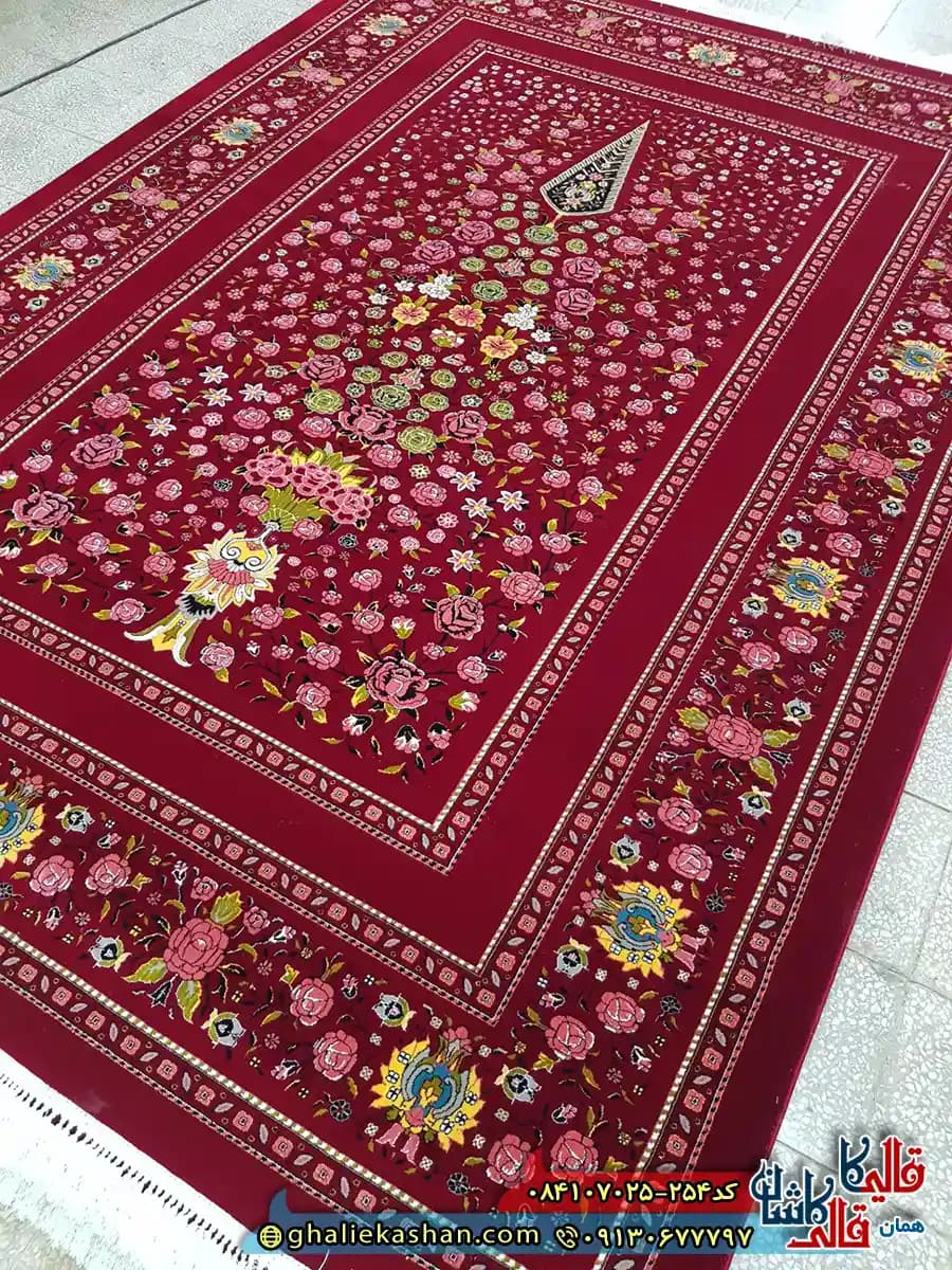 فرش 700 شانه طرح باغ گل رنگ قرمز کاشان — تصویر ۳