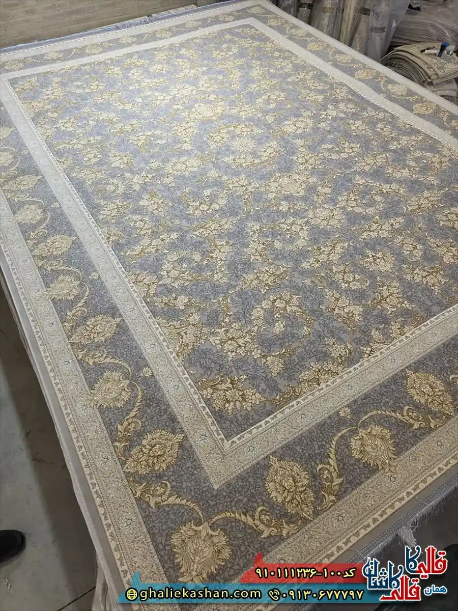 فرش طلاکوب 1200 شانه طرح افشان النا رنگ طوسی نقره ای گل برجسته کاشان