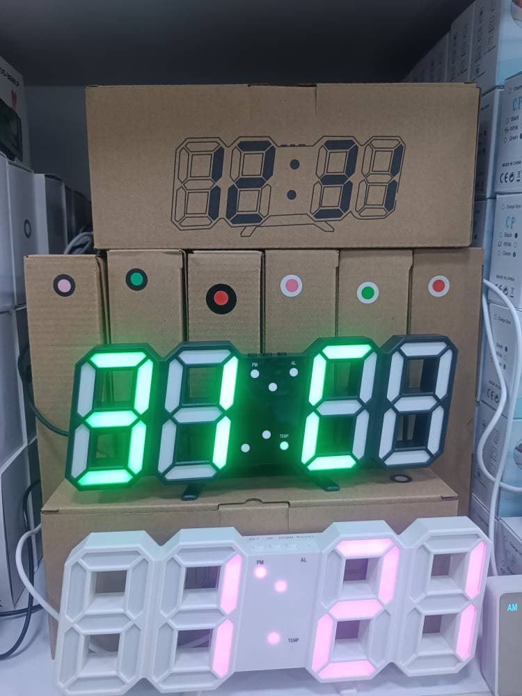 ساعت دیجیتال سه‌بعدی LED با طراحی مدرن — تصویر ۲