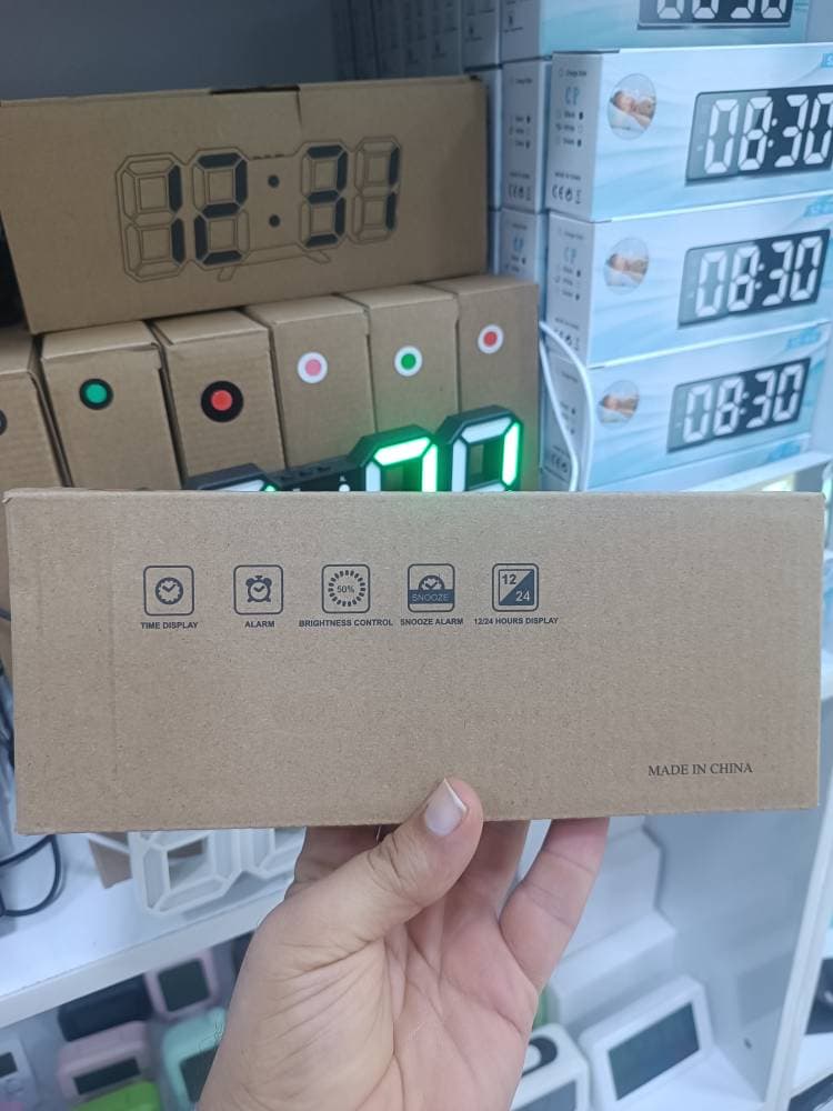 ساعت دیجیتال سه‌بعدی LED با طراحی مدرن — تصویر ۴