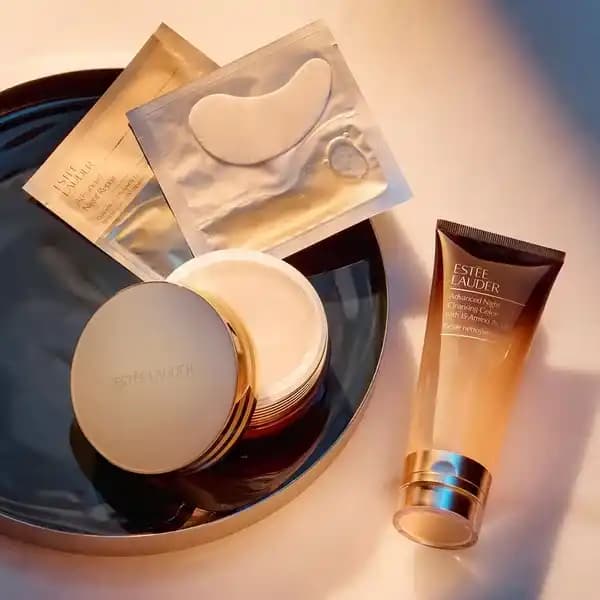 ژل شوینده صورت استی لادر مدل ادونسد نایت Gelee-Cleanser — تصویر ۸