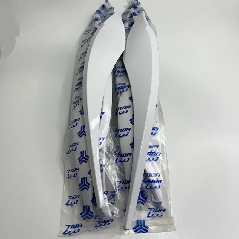 ابرویی روی چراغ خودرو تیبا