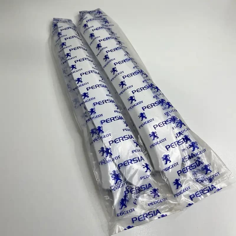 ابرویی روی چراغ خودرو پرشیا