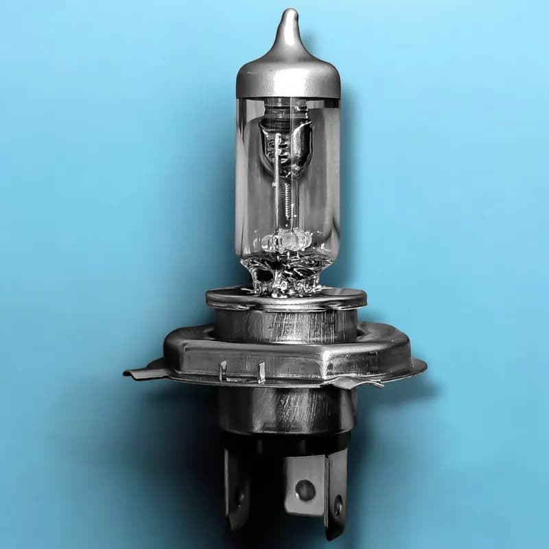 لامپ نور پایین و نور بالا چراغ جلو تک حالته بست یدک مدل استاندارد پایه H4 مناسب برای بسترن B30 — تصویر ۲
