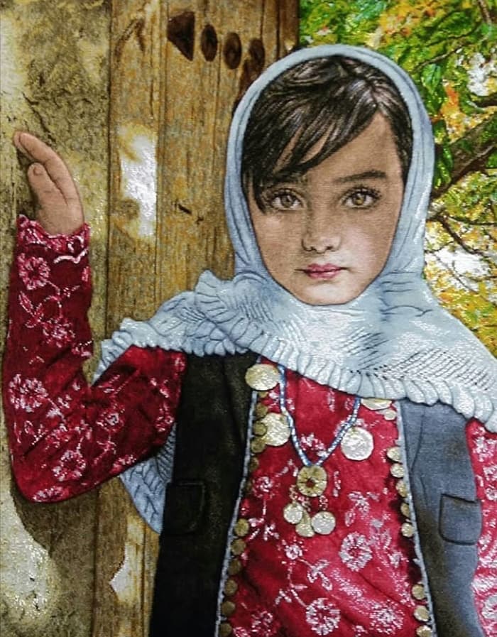 تابلو فرش برجسته دستبافت ابریشمی طرح دختر روستایی کد 10901