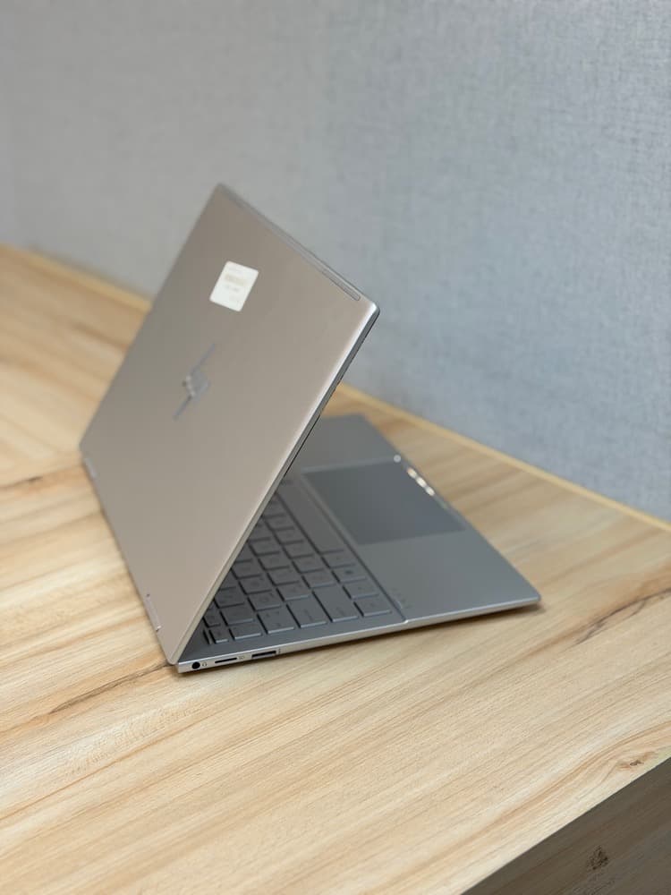 لپ تاپ 13 اینچی اچ پی مدل Hp Envy 13 X360 / Core i5-1235U / 8GB Ram DDR4 / 512GB SSD / Intel Iris Xe / 13″ FHD X360 Touch — تصویر ۲