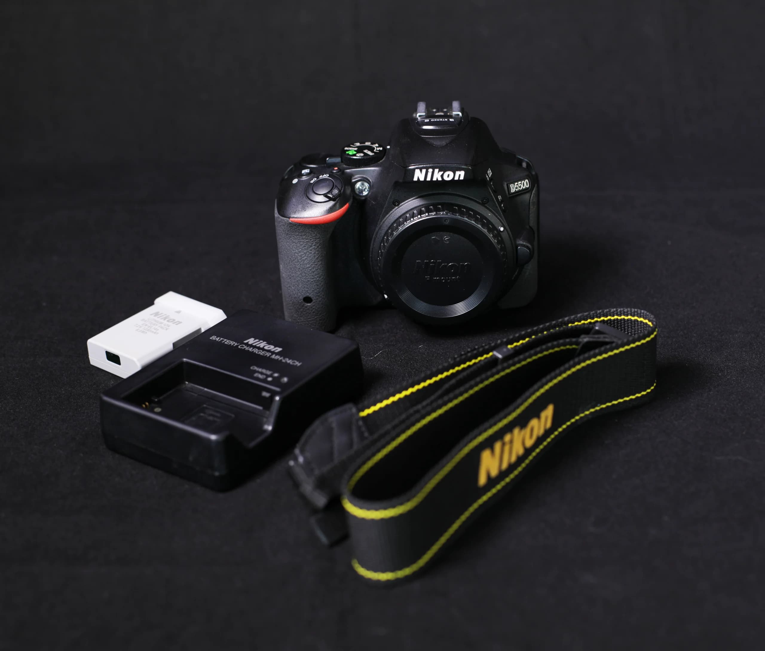 دوربین Nikon D5500 دست دوم — تصویر ۲