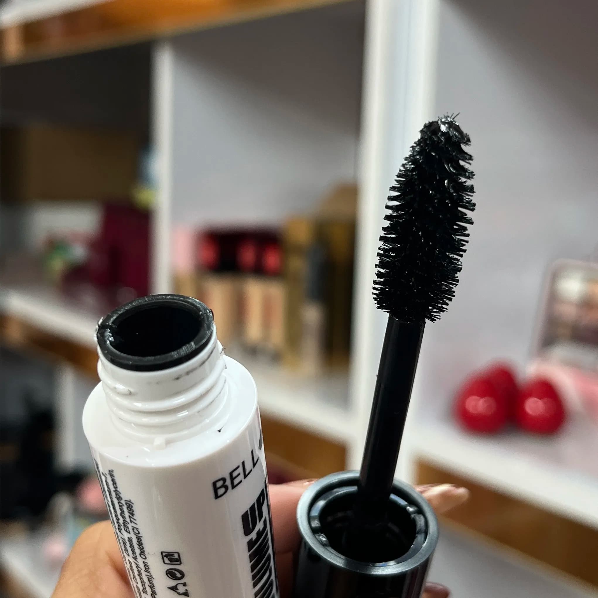 ریمل بل سفید مشکی مدل Volume Up Full Lash حجم 15 میل — تصویر ۲