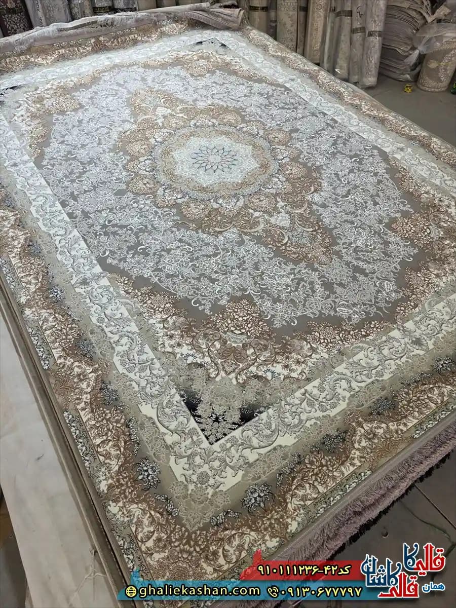 فرش طلاکوب 1200 شانه طرح مهناز رنگ طوسی فیلی گل برجسته کاشان