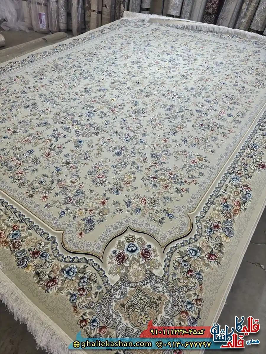 فرش کلاسیک 1200 شانه طرح افشان رها رنگ کرم صدفی گل برجسته کاشان