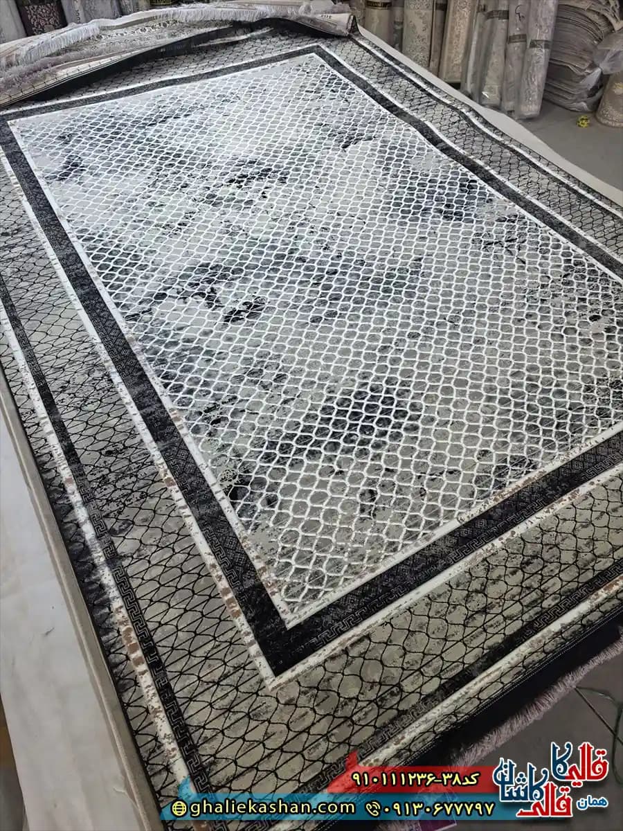 فرش وینتیج مدرن 1200 شانه طرح قاب لوزی مسینا رنگ طوسی فیلی گل برجسته کاشان — تصویر ۲