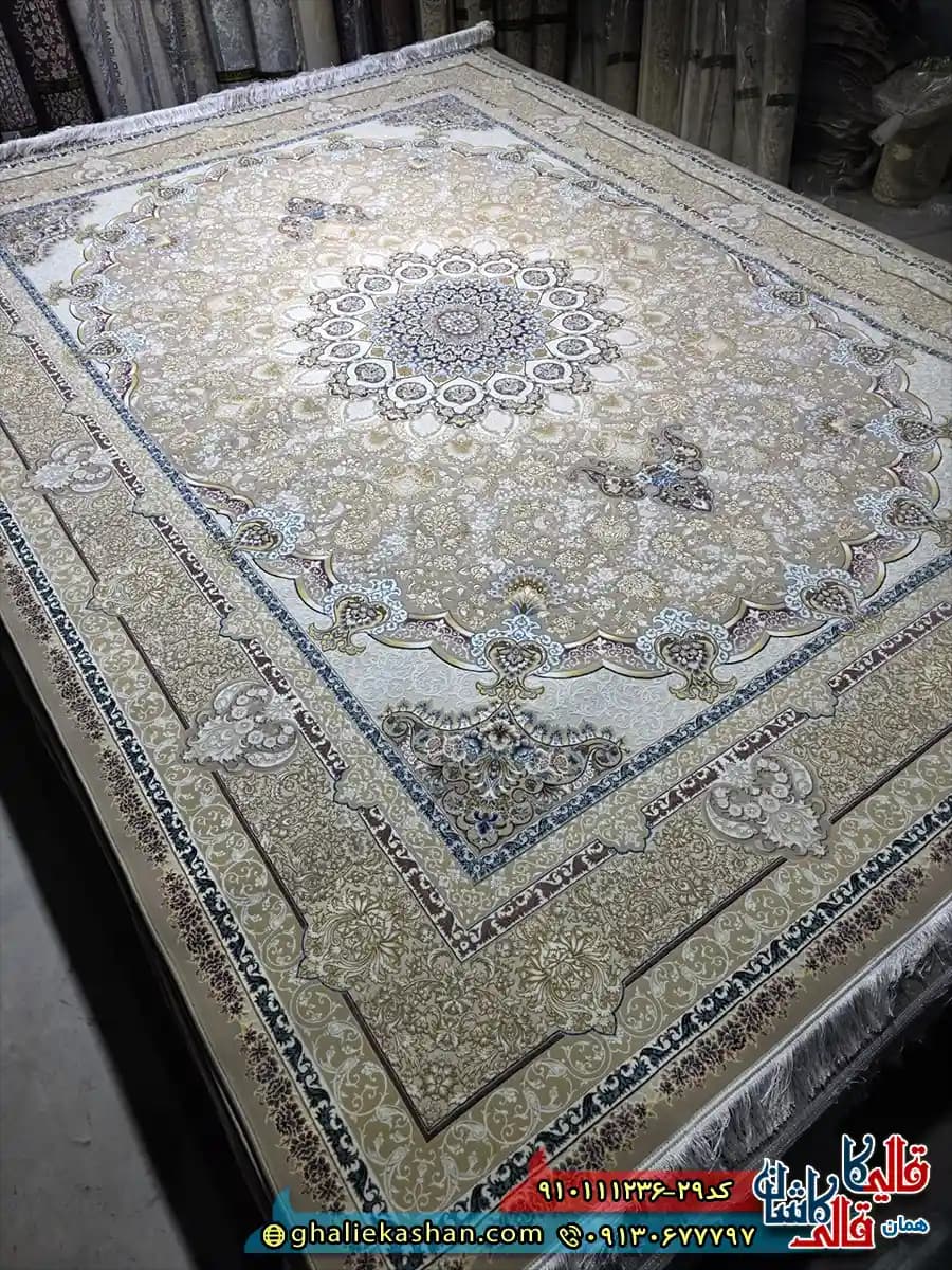 فرش طلاکوب 1200 شانه طرح سلطان رنگ کرم صدفی گل برجسته کاشان — تصویر ۲