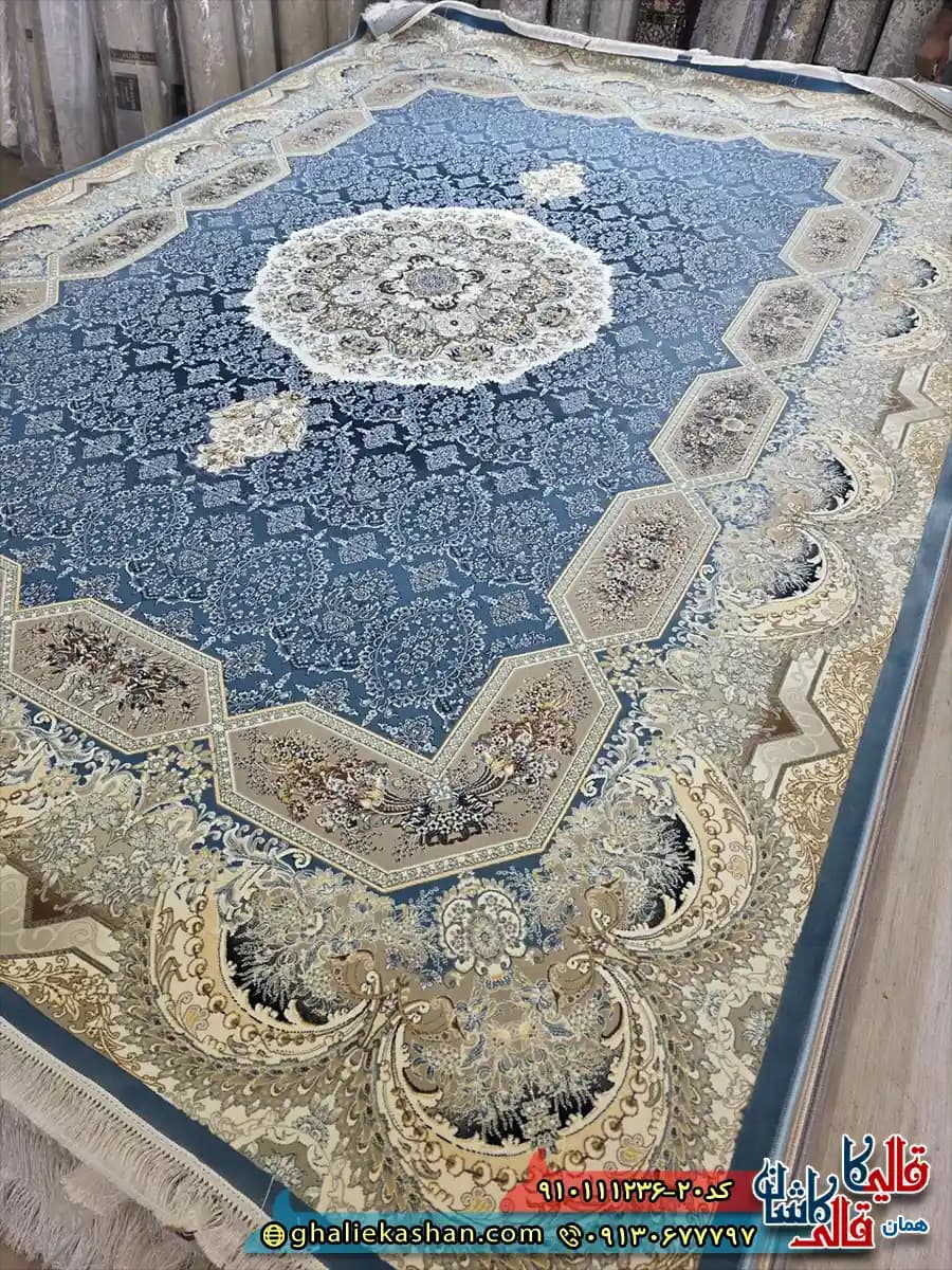 فرش کلاسیک 1200 شانه طرح هالیدی رنگ آبی گل برجسته کاشان — تصویر ۲