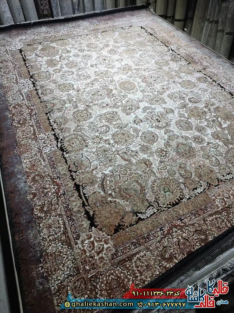 فرش وینتیج 1200 شانه طرح افشان باغ گل رنگ کرم گل برجسته کاشان — تصویر ۲