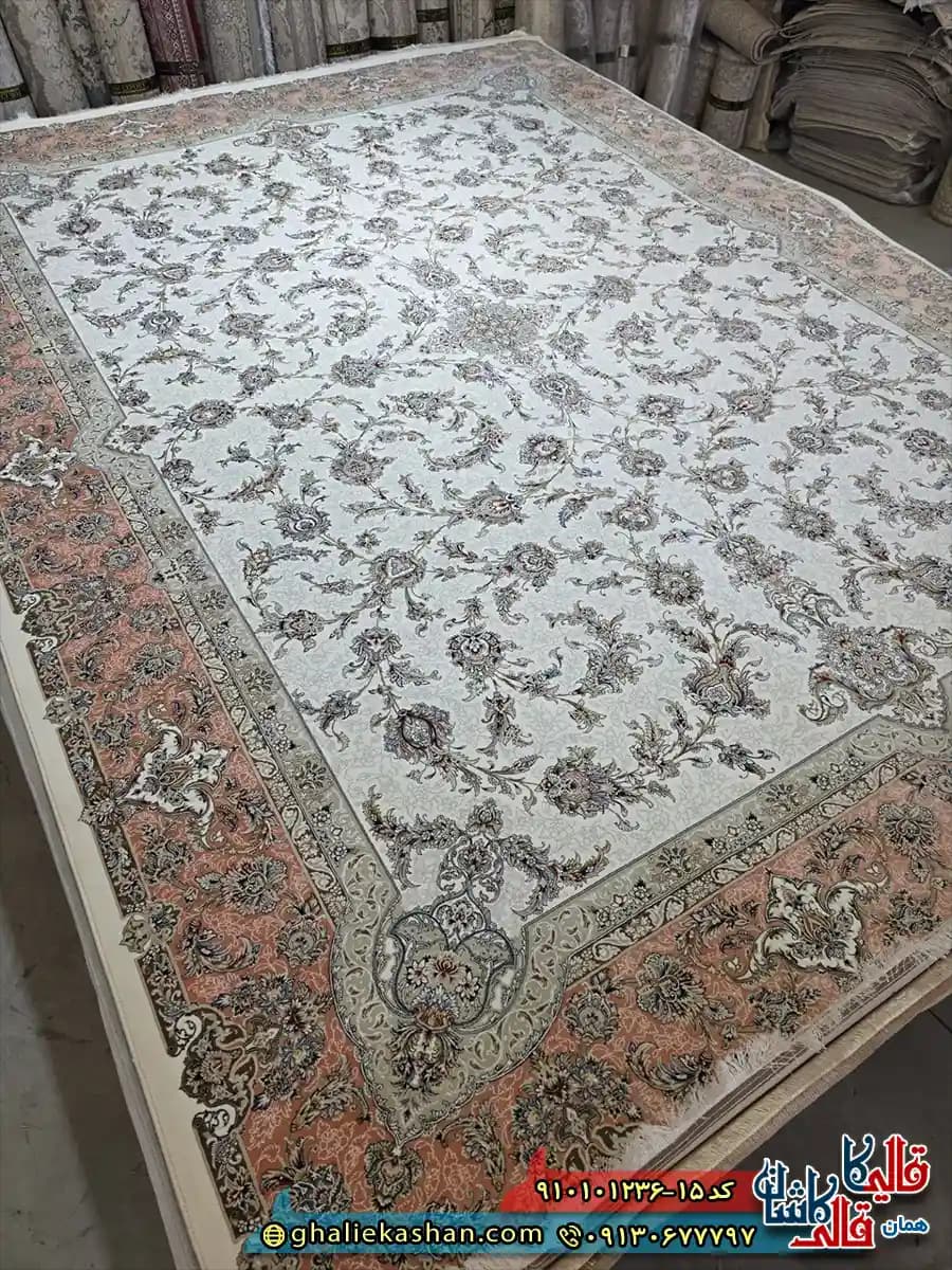 فرش کلاسیک 1200 شانه طرح افشان سودابه رنگ کرم حاشیه گلبهی کاشان