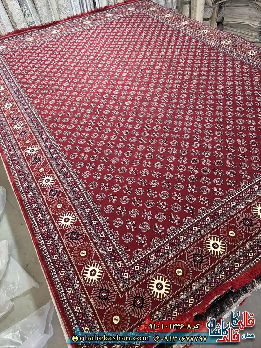فرش کلاسیک سنتی 1200 شانه طرح ترکمن رنگ قرمز لاکی کاشان — تصویر ۲