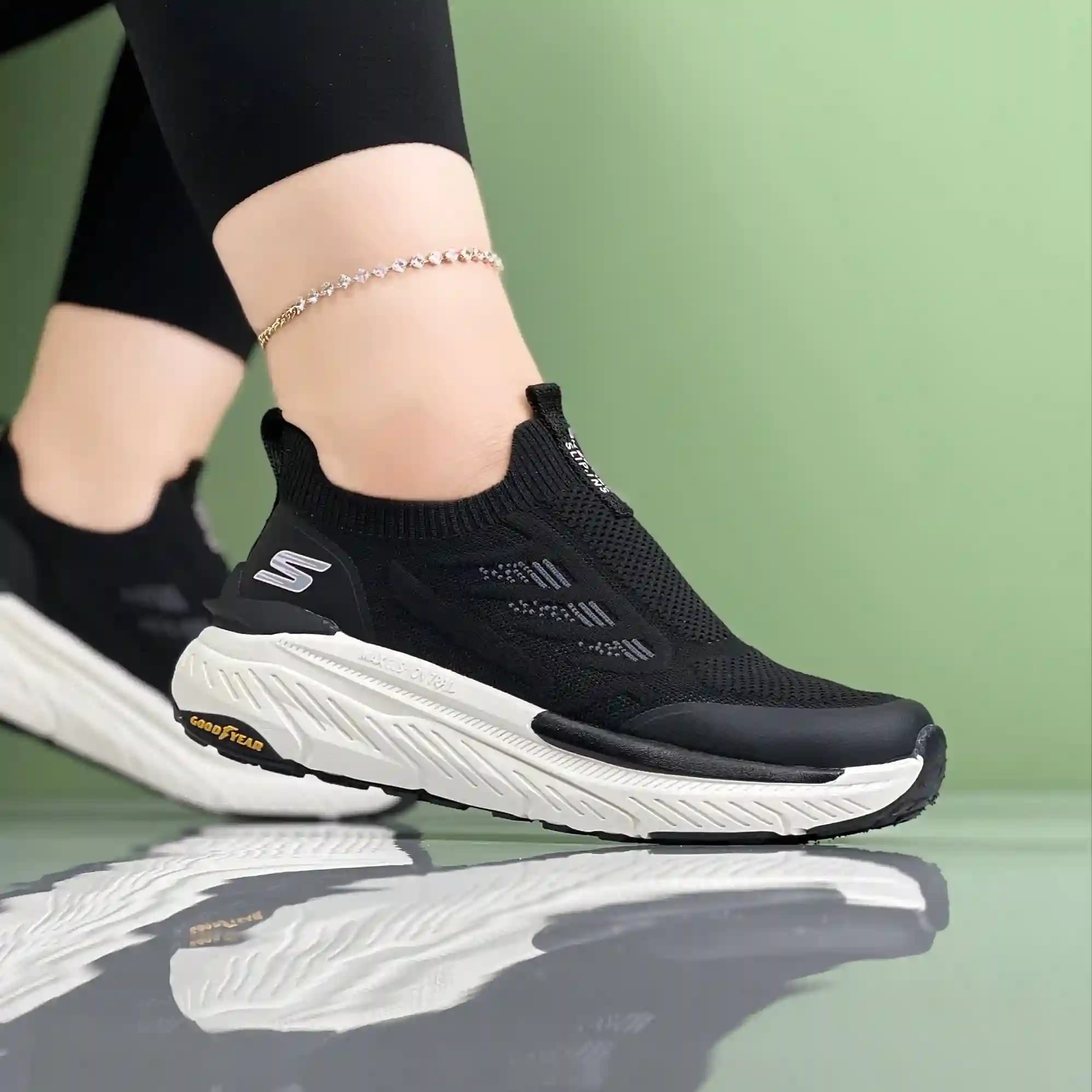 کتونی اسکیچرز جورابی skechers زنانه ۲۰۲۶ کد ۱۶۱۹