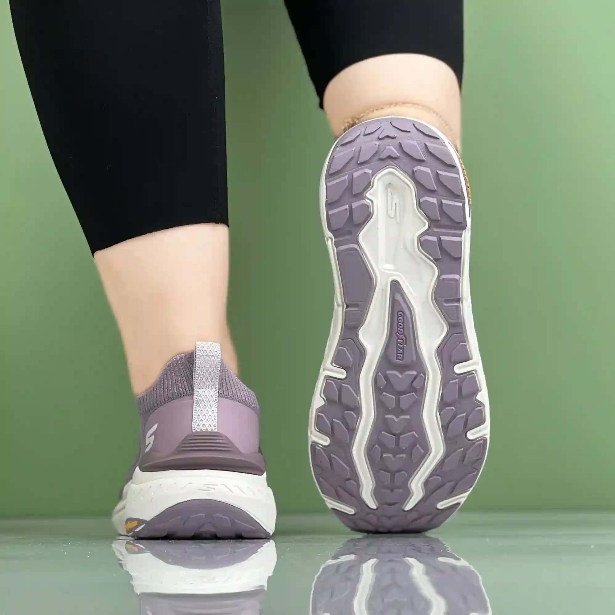 کتونی اسکیچرز جورابی skechers زنانه ۲۰۲۶ کد ۱۶۱۷ — تصویر ۳