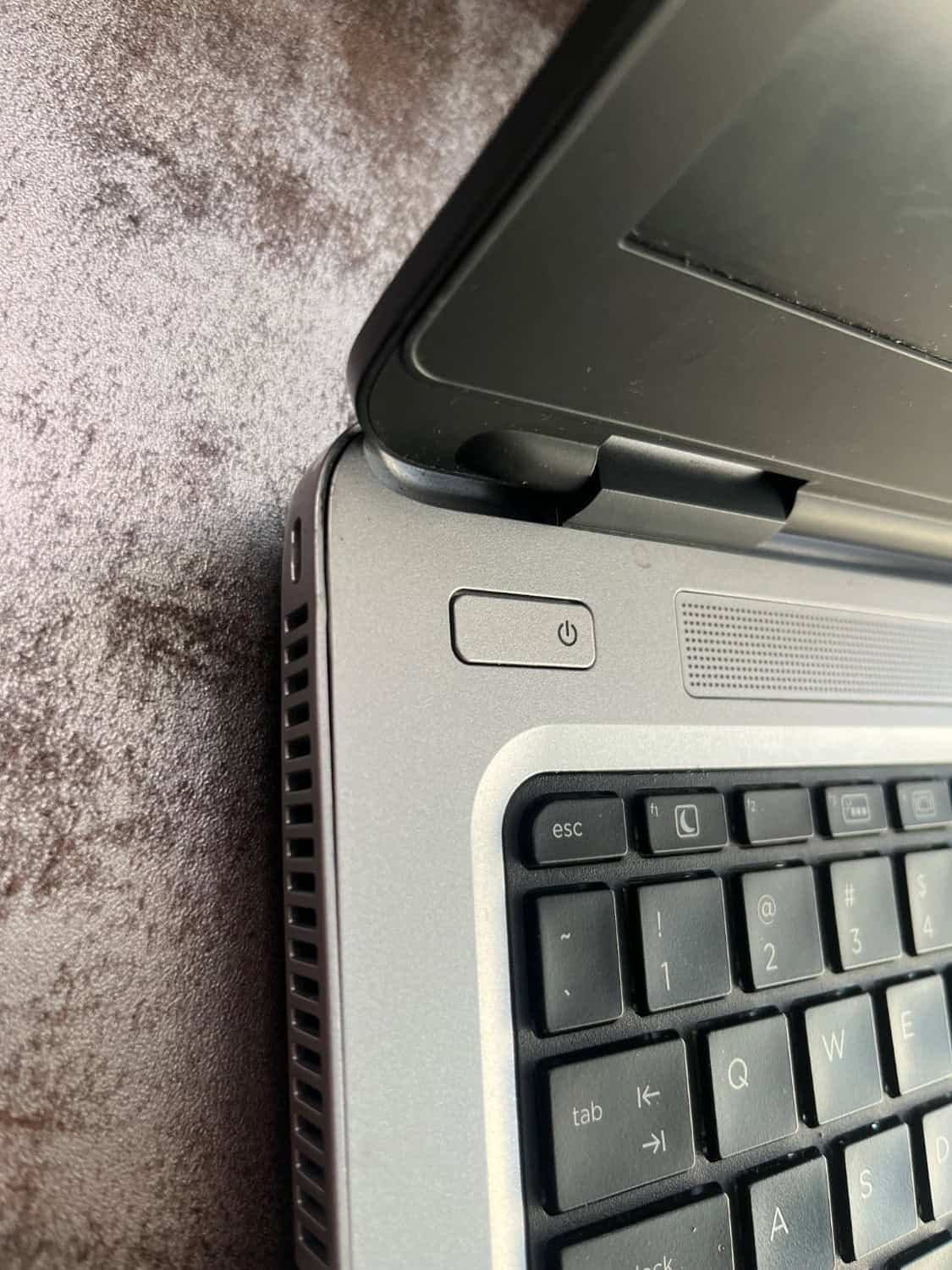لپ تاپ استوک اچ پی hp pro book g2 650 i5 gen6 8gb 256G ssd — تصویر ۶