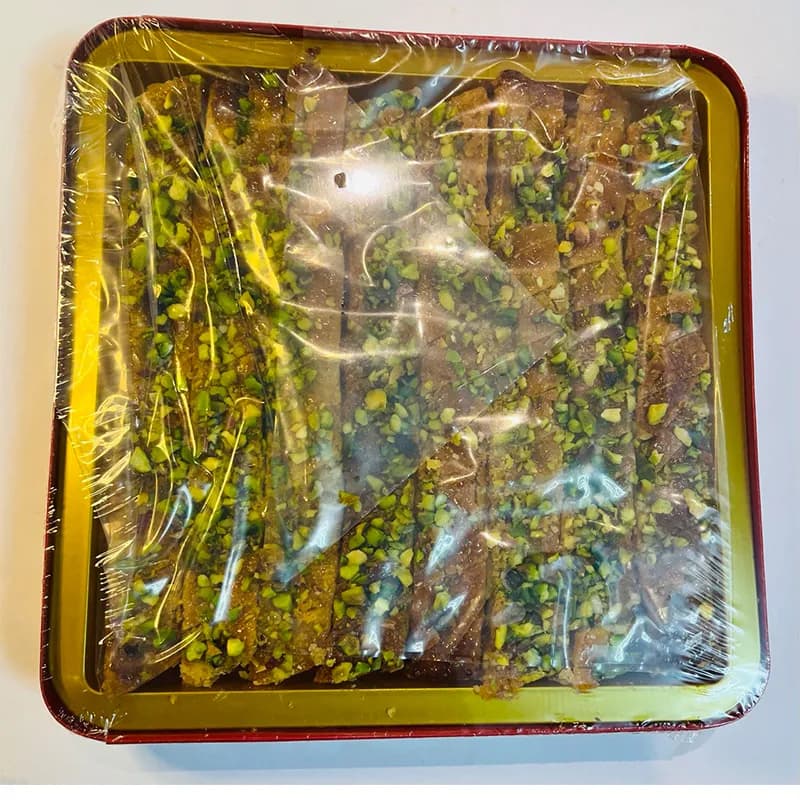 باقلوا پسته ای برند شیرینی سنتی یزد