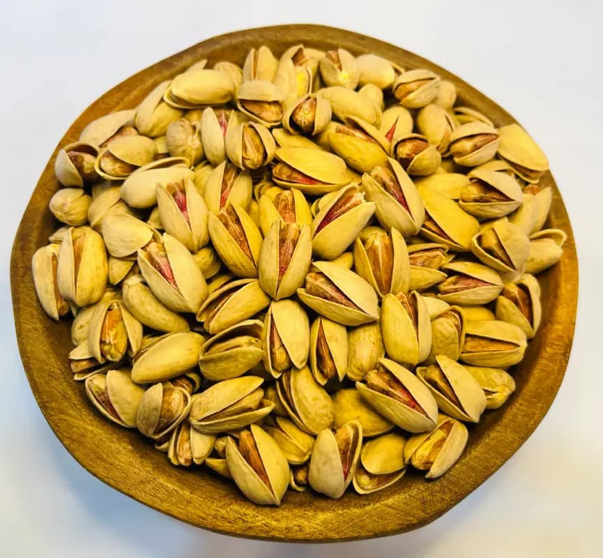 پسته اکبری دستچین نمکی زعفرانی — تصویر ۲